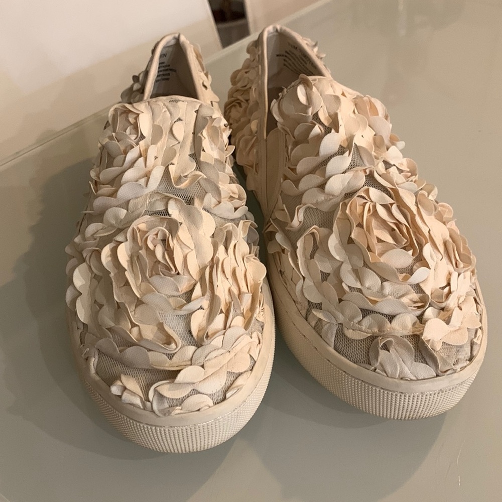 Casual shoes - size 7.5